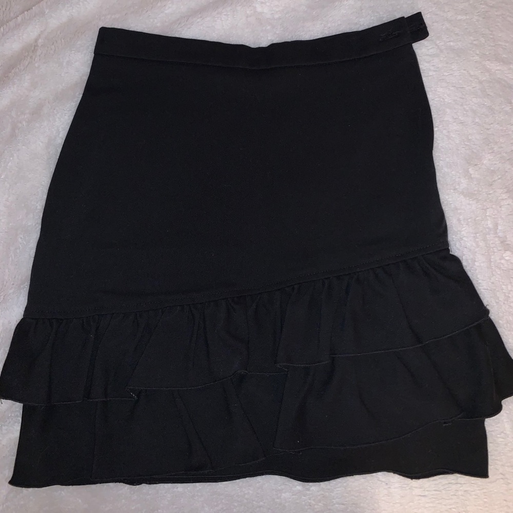 BLACK SKIRT